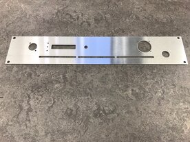 2HE met lCD en A meter