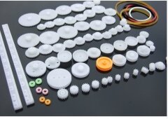Set met 75 Diverse tandwielen etc