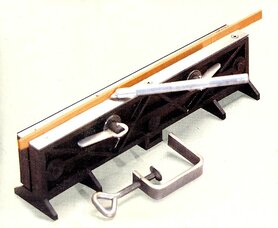 Mantua Kielklem en lijstensnijder Bankschroef 08155 Mantua Kielklem en lijstensnijder Bankschroef 08155